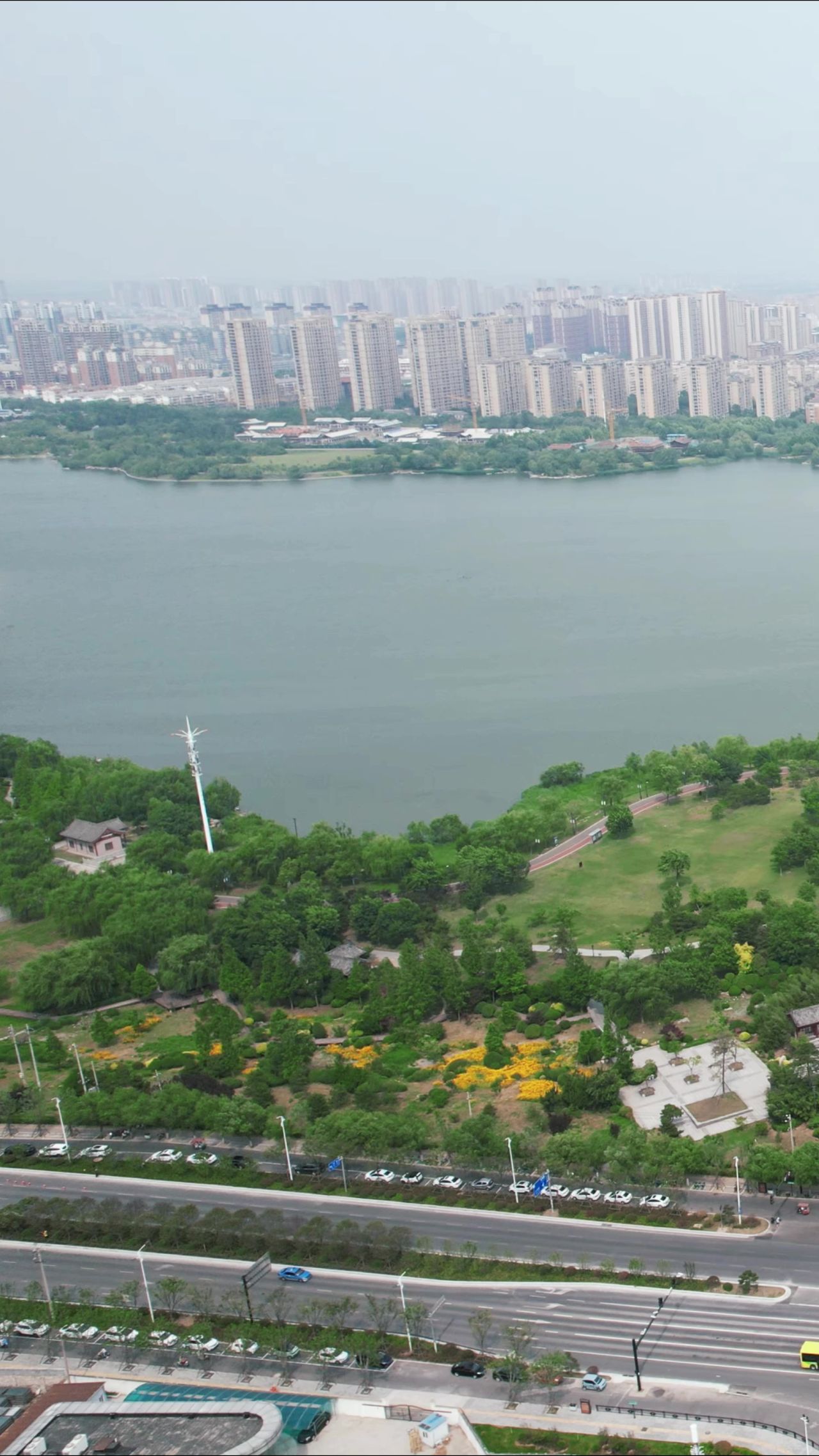 河南开封城市风光竖屏航拍 