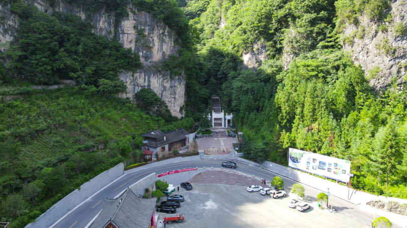  航拍湖北襄阳尧治河老龙宫景区