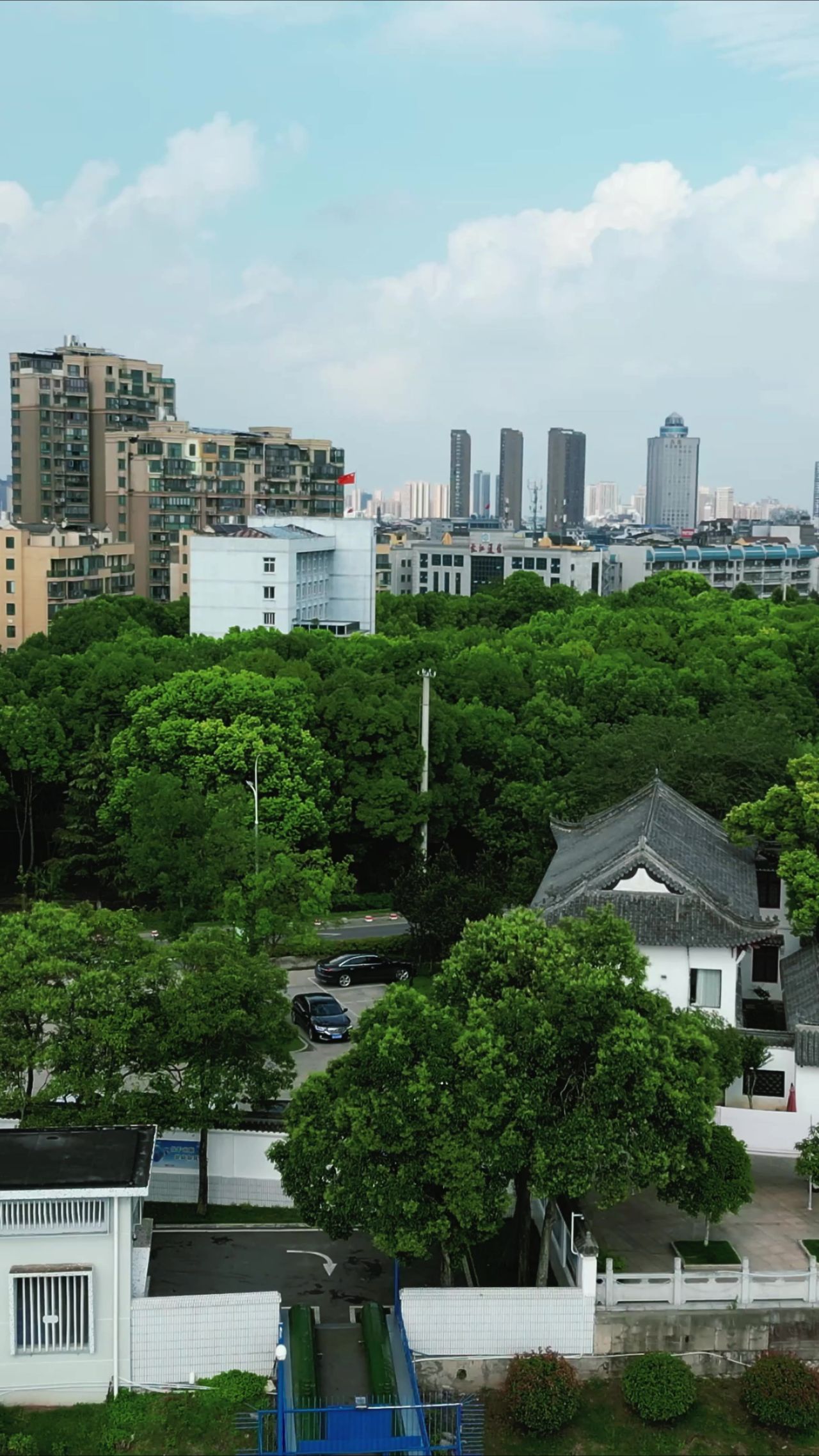 湖北荆州古城建筑竖屏航拍