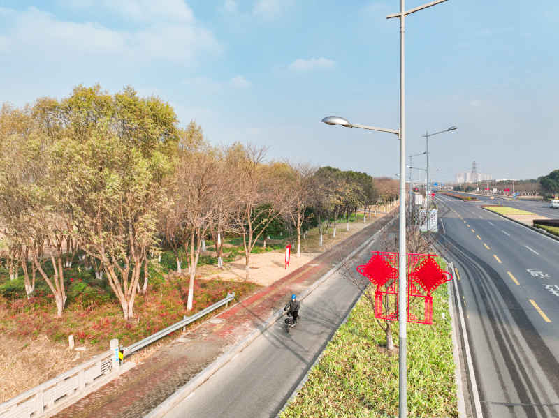 航拍昆山城镇道路风光新春氛围 17