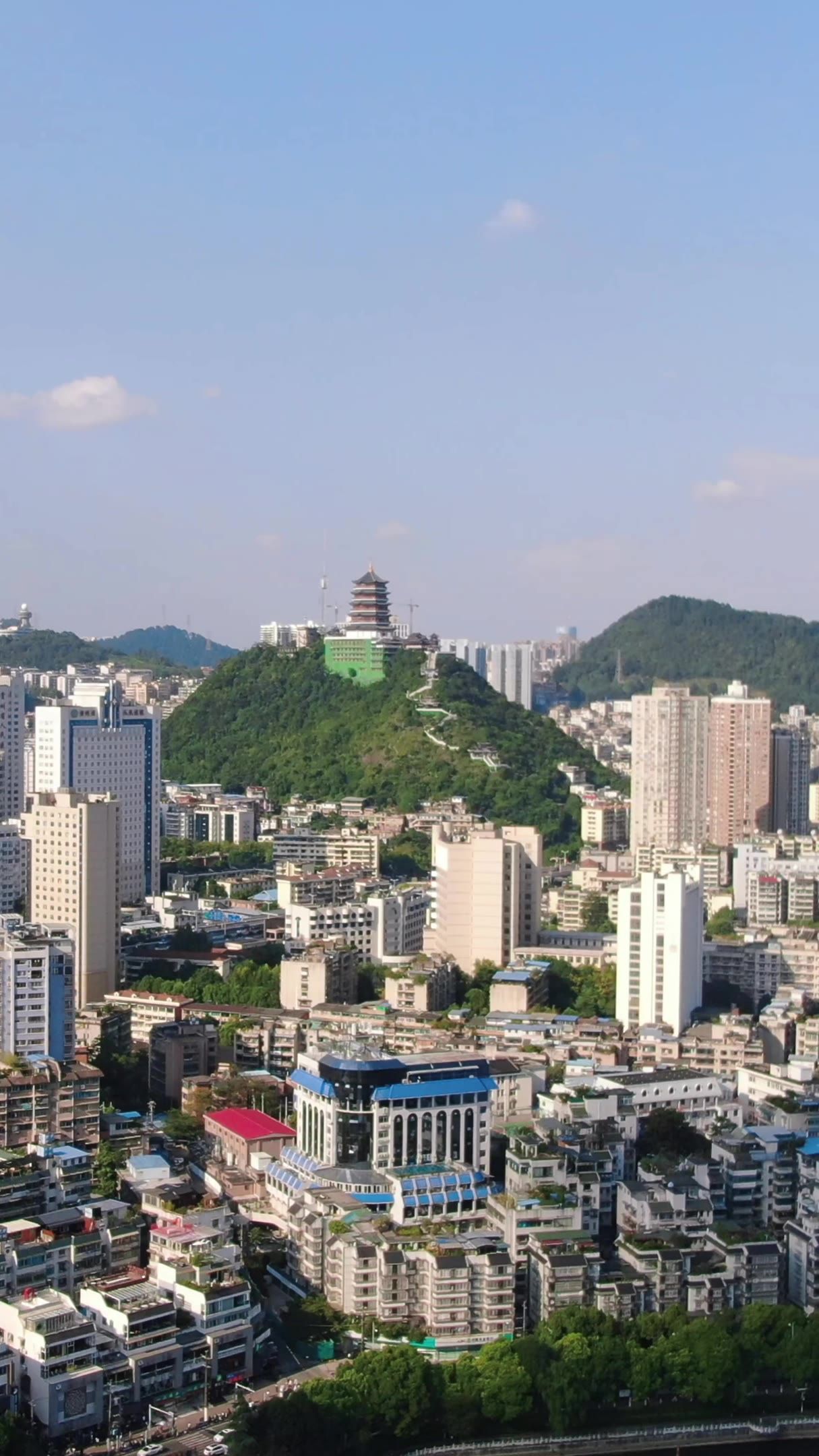 贵州贵阳南明区城市风光竖屏航拍