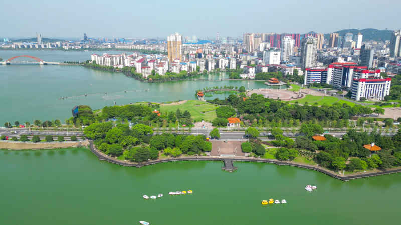  航拍湖北鄂州凤凰广场