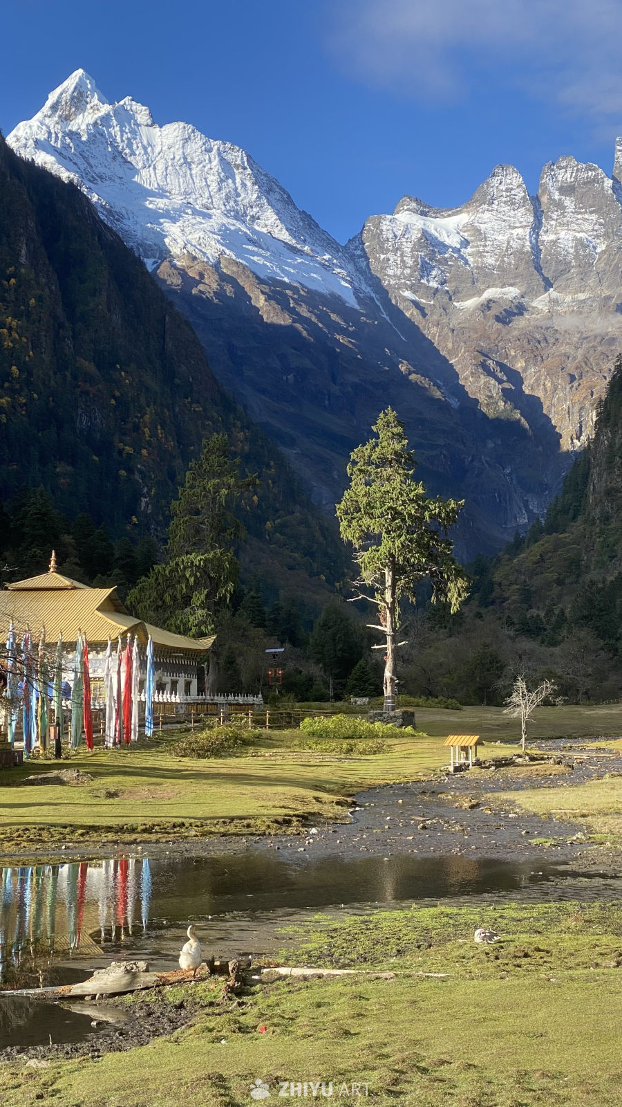 天堂在左 雨崩在右边