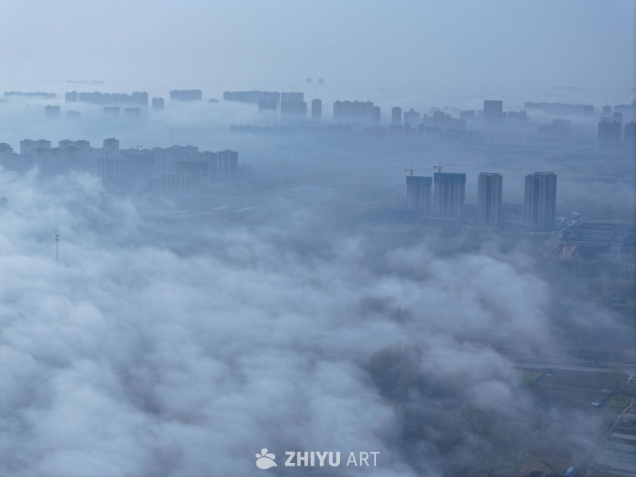 云海中的城市