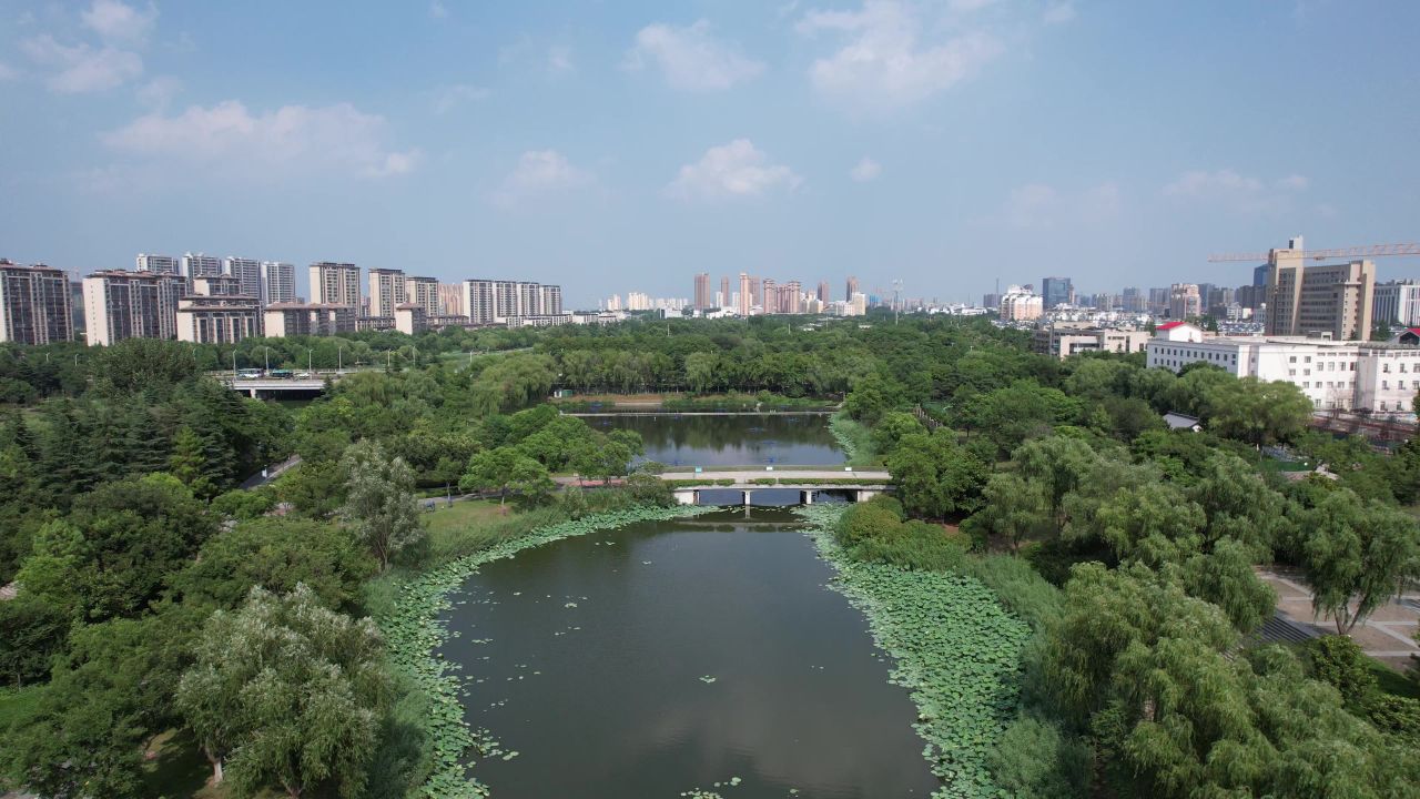 江苏宿迁城市风光绿化植物公园古运河航拍 