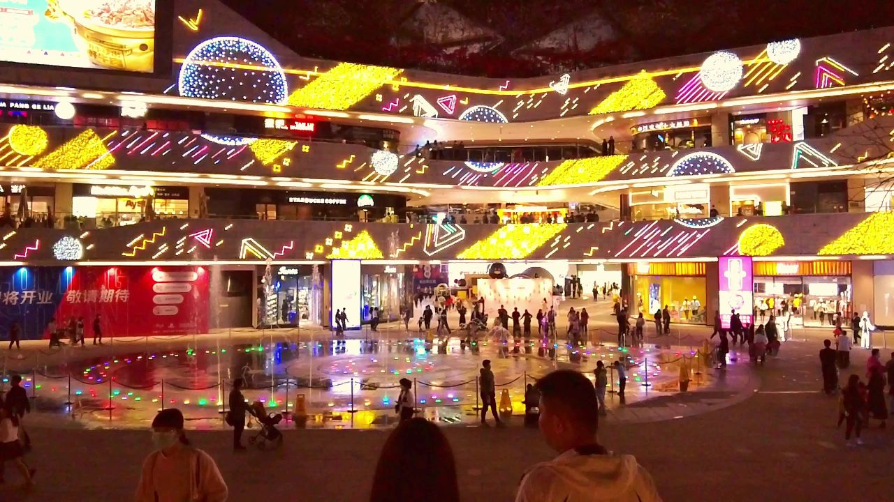 都市商业体的慢镜头