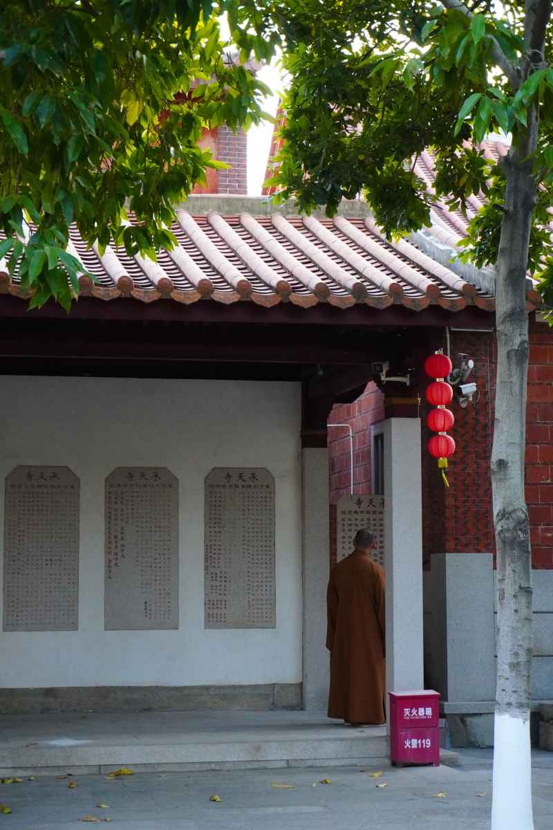 寺庙里的僧人
