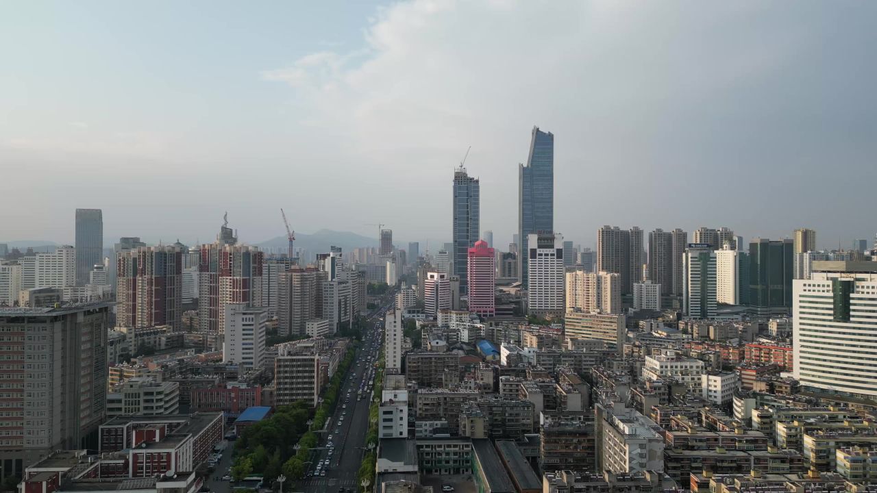 云南昆明城市风光恒隆广场地标建筑航拍 