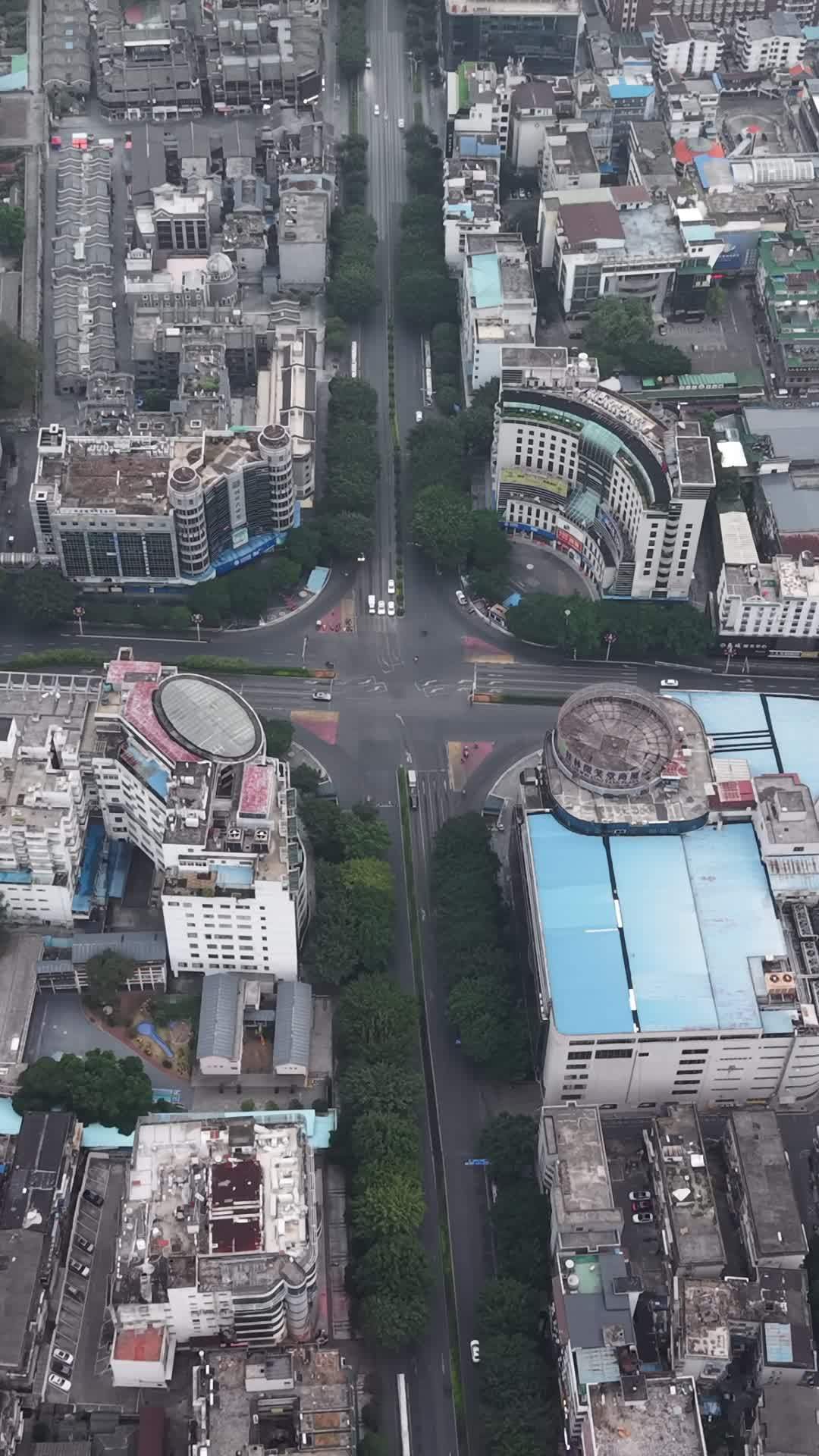 繁忙都市的空中视角