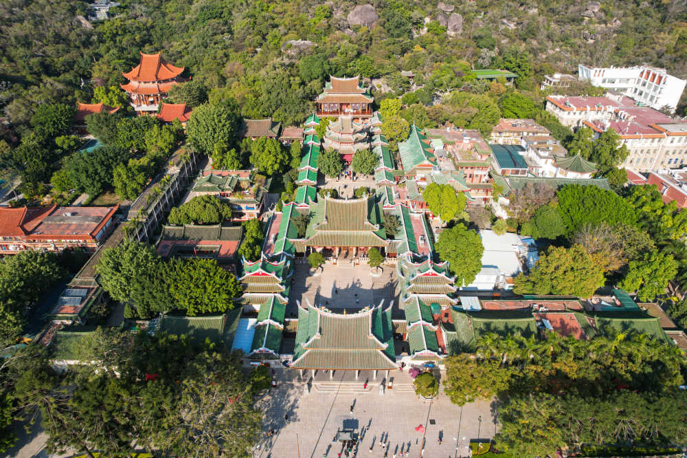 航拍厦门南普陀寺景观