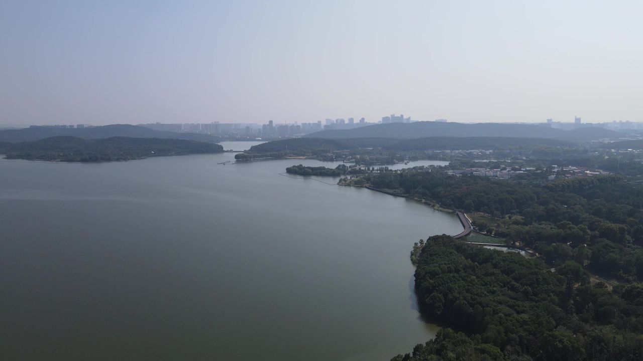 湖北武汉东湖珞珈山航拍