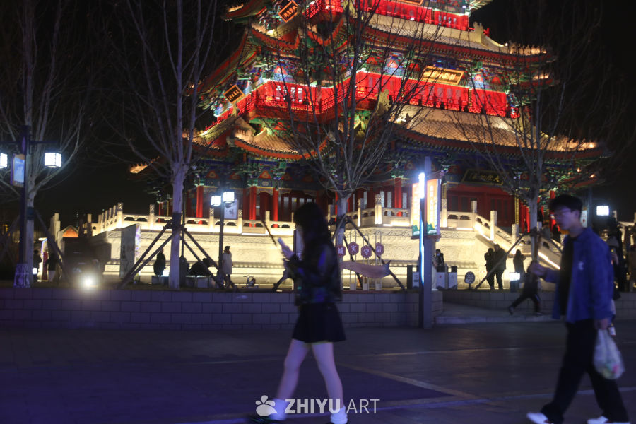夜色中的古建筑
