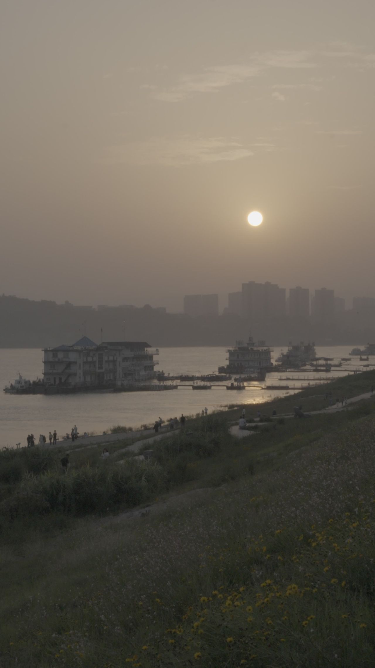 宜昌江边 76