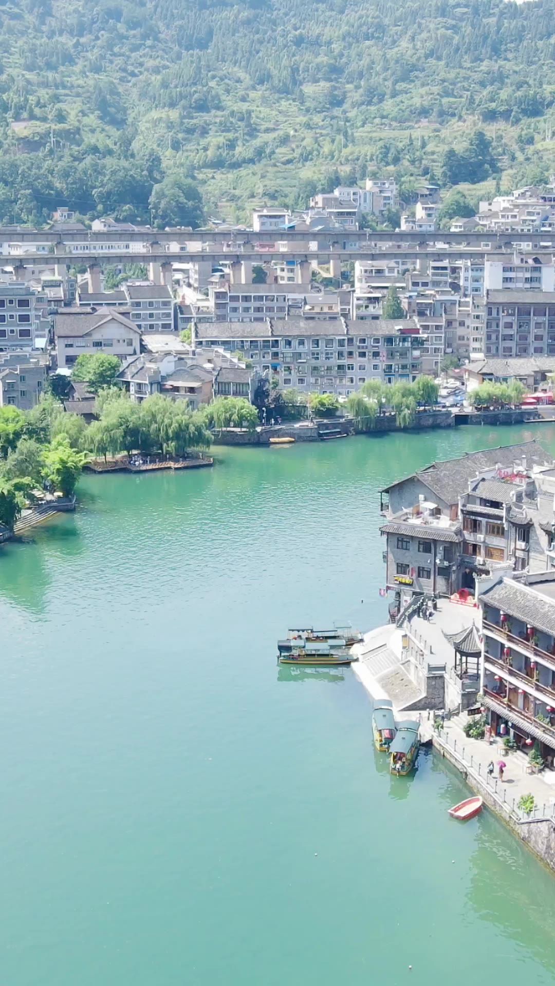 旅游景区贵州镇远古镇竖屏航拍