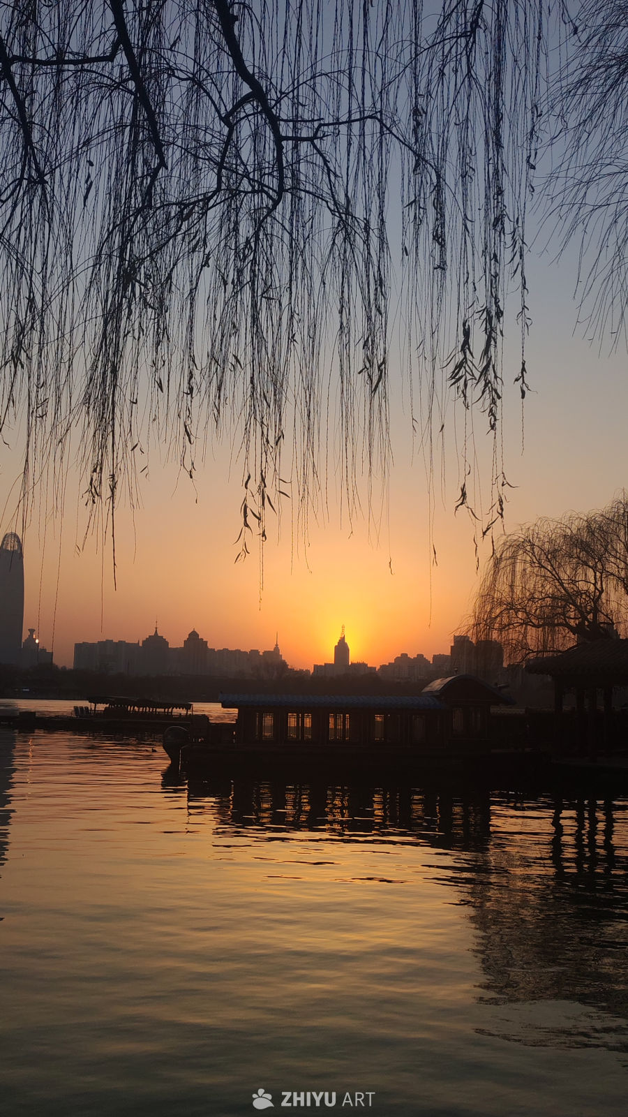大明湖夕阳