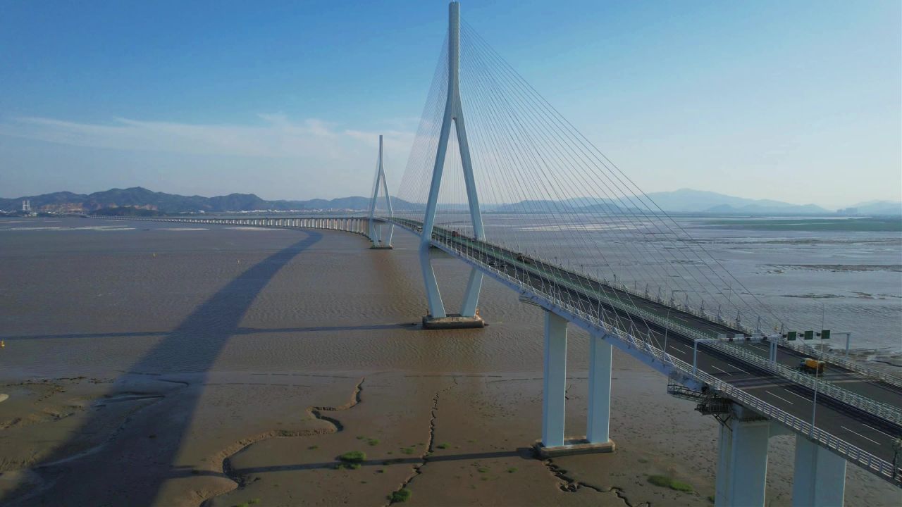 厦门航拍厦漳大桥建筑风光