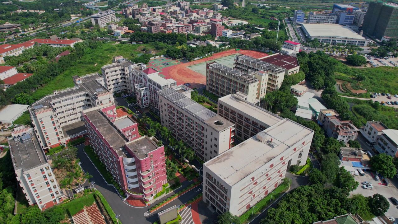 航拍厦门海沧中专职业学校 3