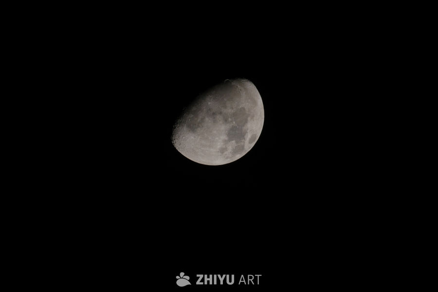 月是故乡明