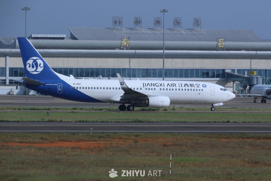 江西航空飞机在南昌机场