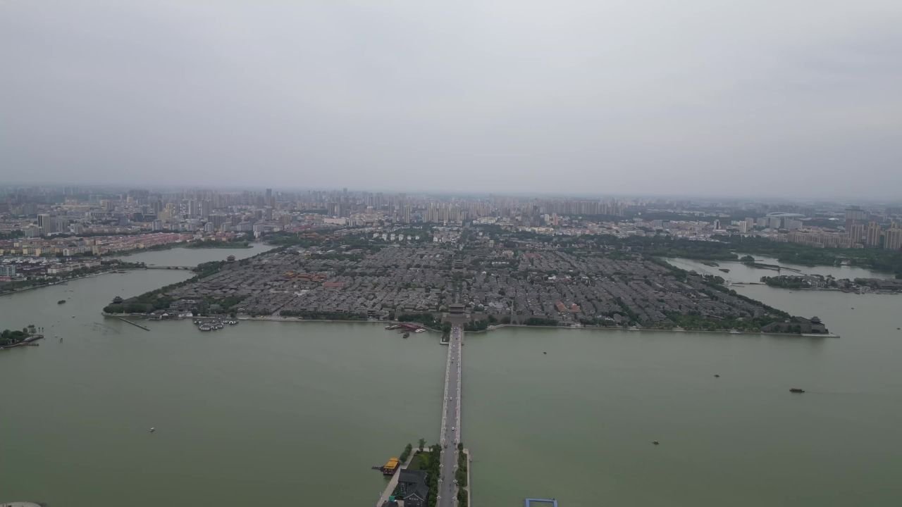 航拍山东聊城东昌湖景区