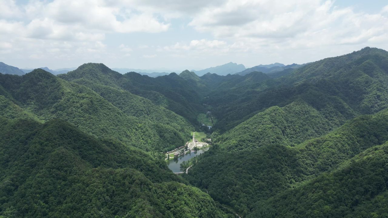 湖北神农架巴桃园4A景区航拍