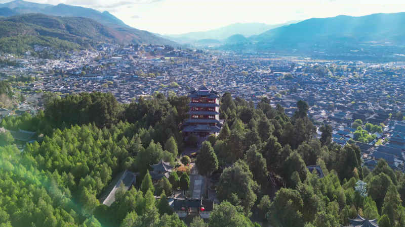 航拍云南丽江古城狮子山景区 