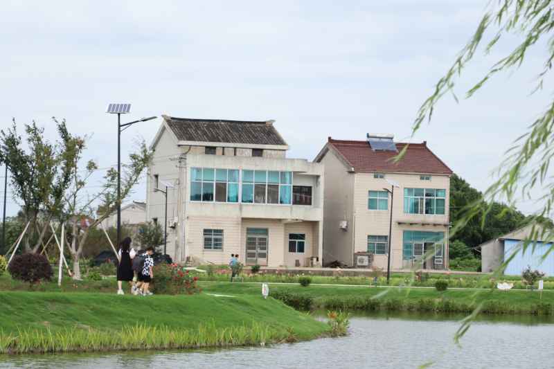 远眺河畔葛庄村