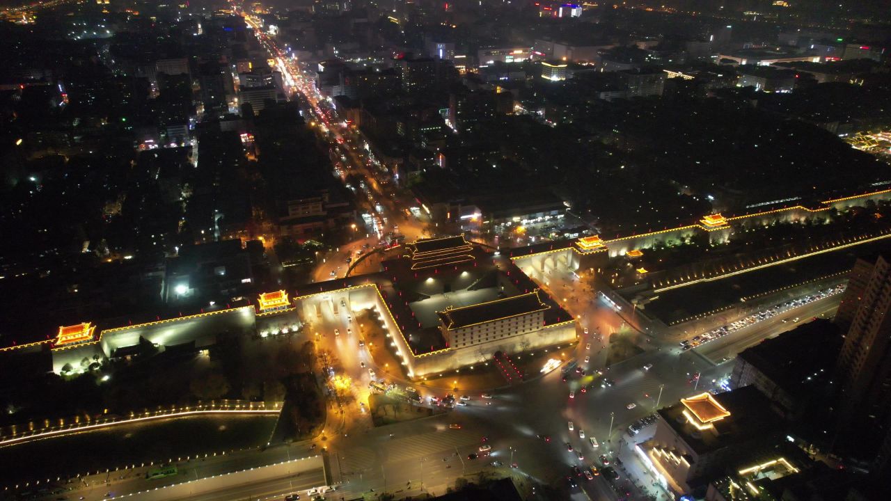 西安古城墙长乐门夜景灯光航拍
