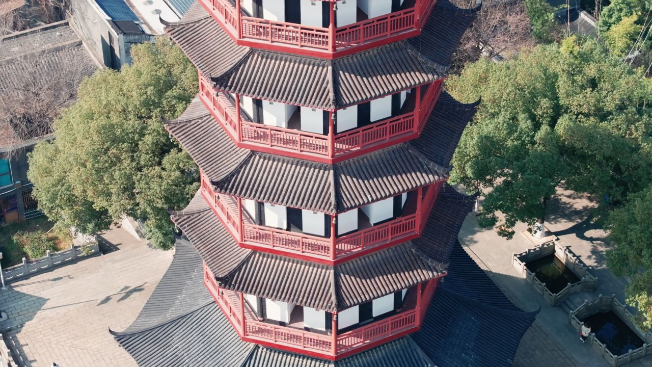 江西南昌绳金塔城市建筑航拍 6