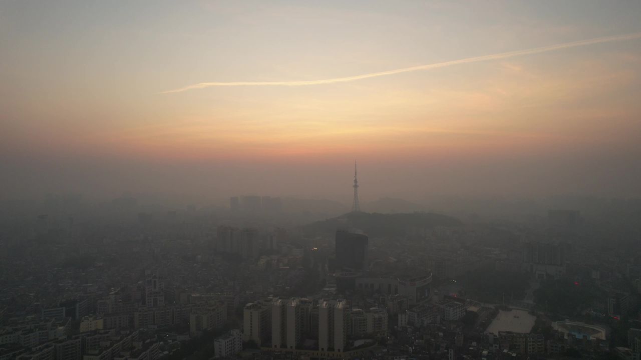 广东阳江城市清晨日出彩霞迷雾航拍 