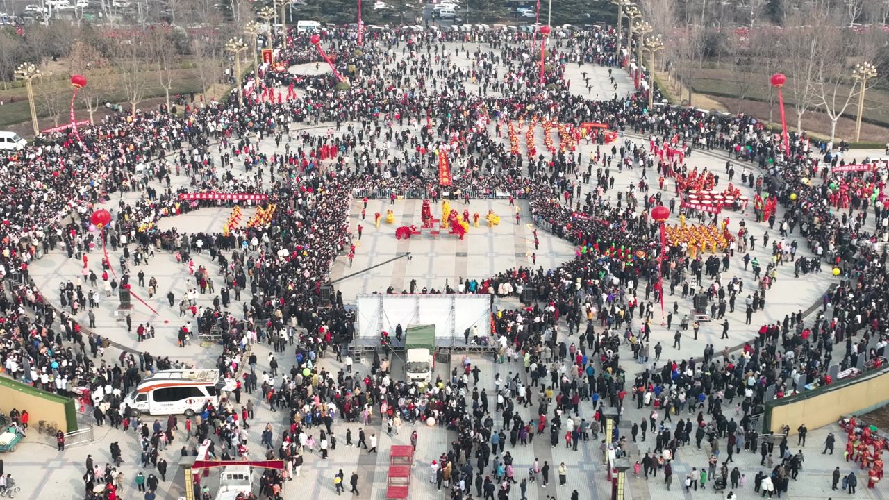 广场舞狮庆典