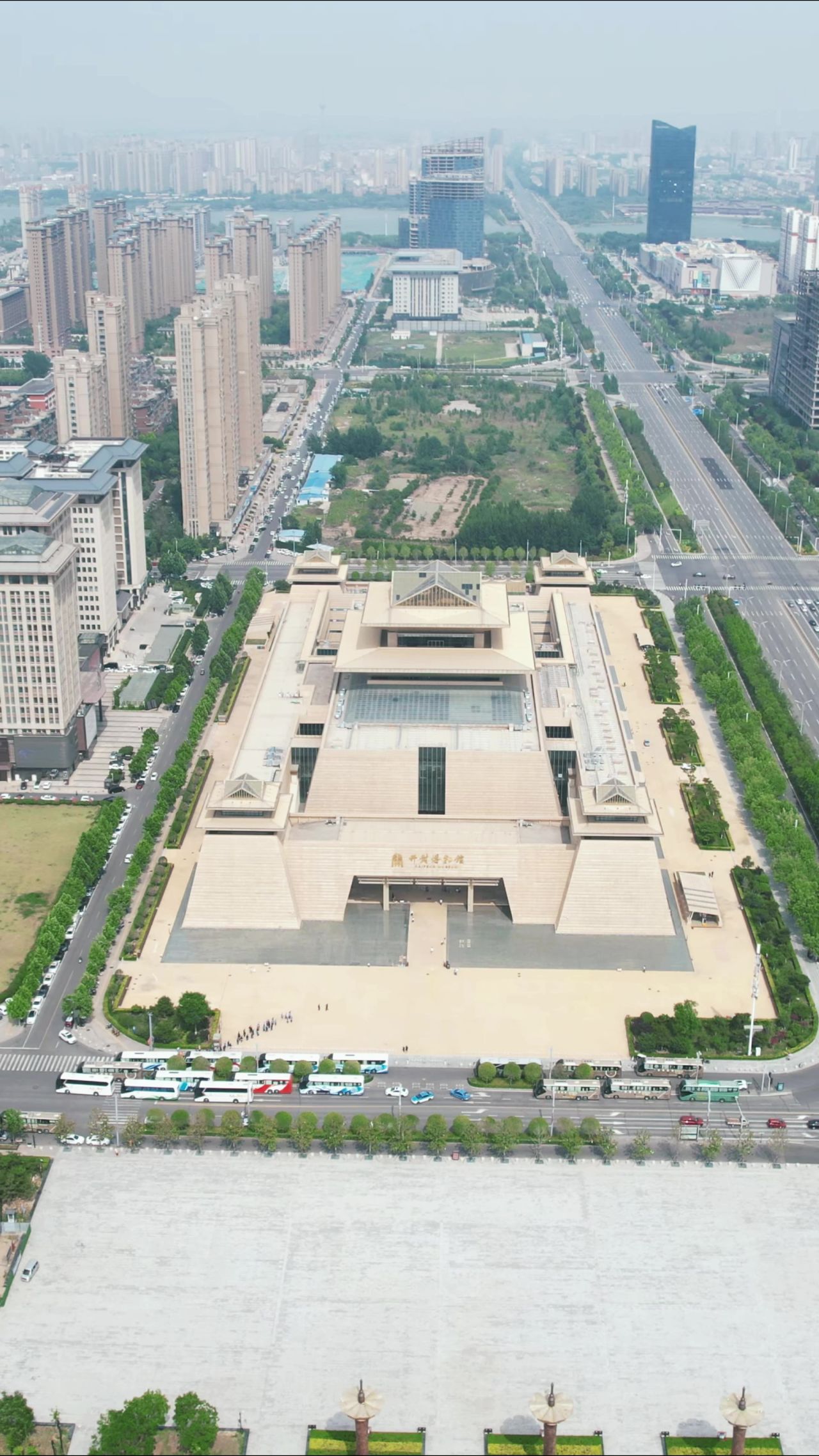 航拍河南开封城市建设
