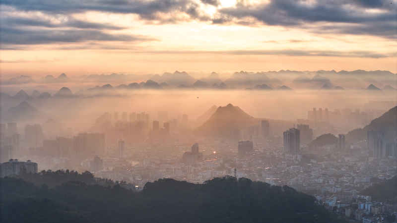 清晨的城市剪影