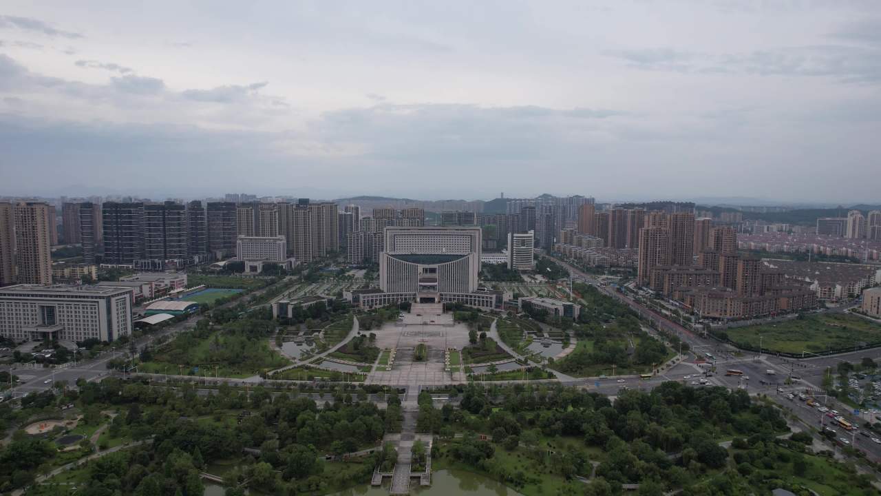 现代都市的静谧与繁华