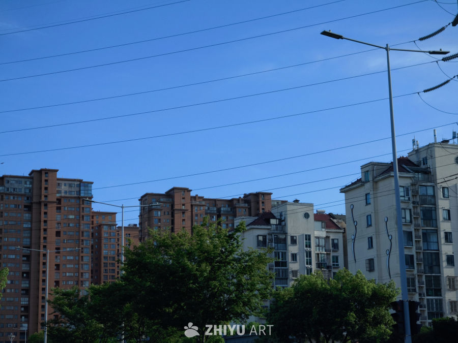 晴空之下的城市