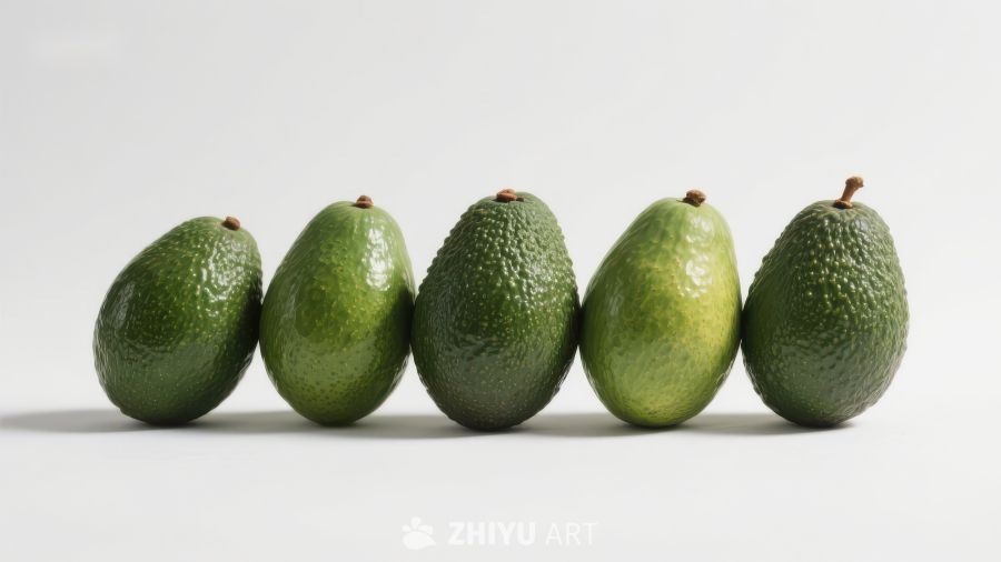 五个排列整齐的牛油果