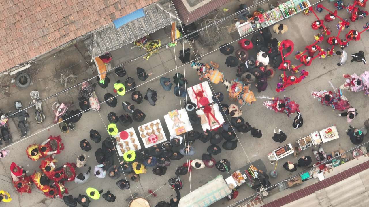 节日庆典的空中视角