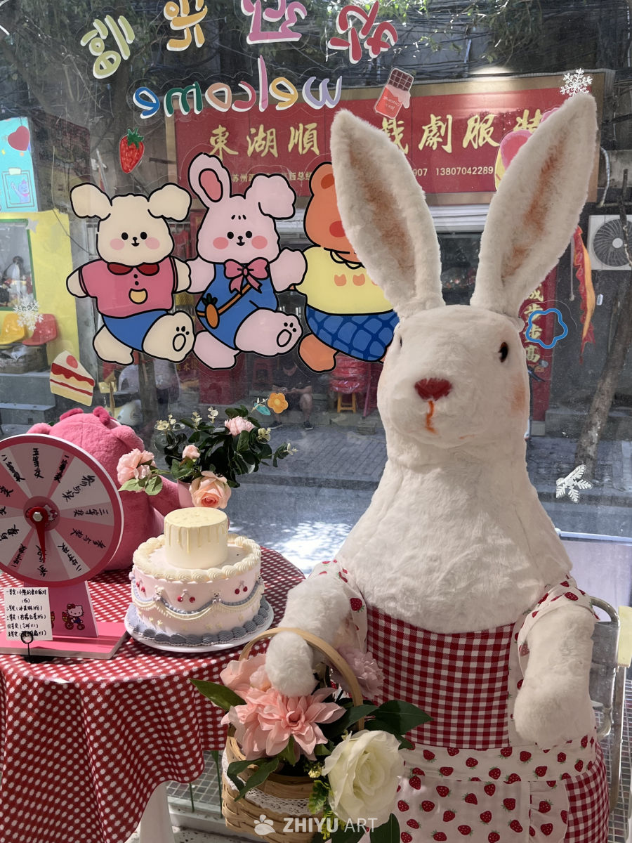 萌兔与蛋糕的甜蜜聚会