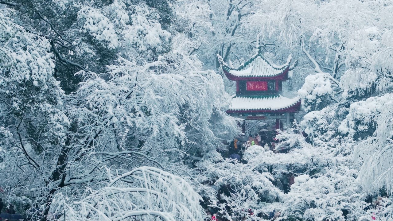 湖南长沙岳麓山爱晚亭雪景航拍 38