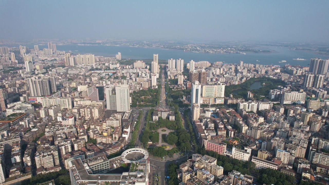 广东湛江人民广场人民大会堂航拍