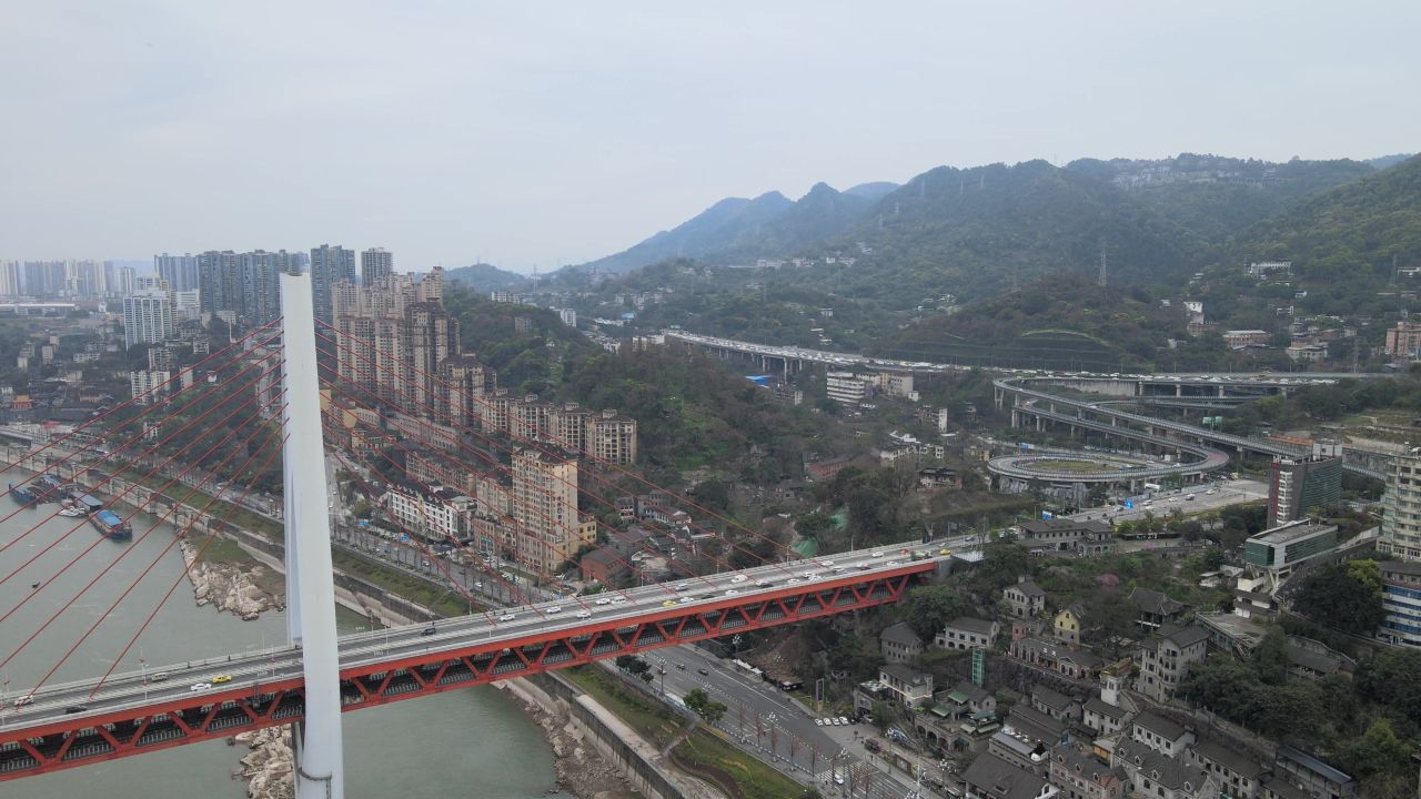 航拍重庆东水门长江大桥