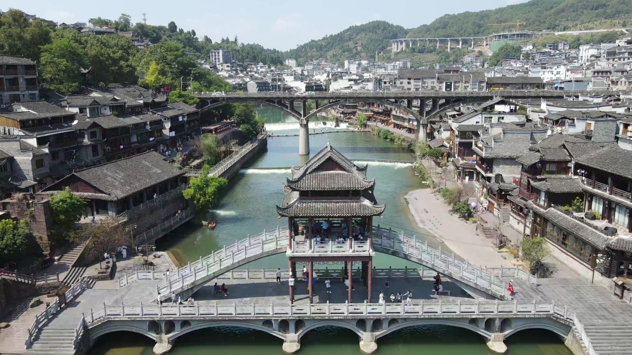 湖南湘西凤凰古城著名旅游景区航拍 