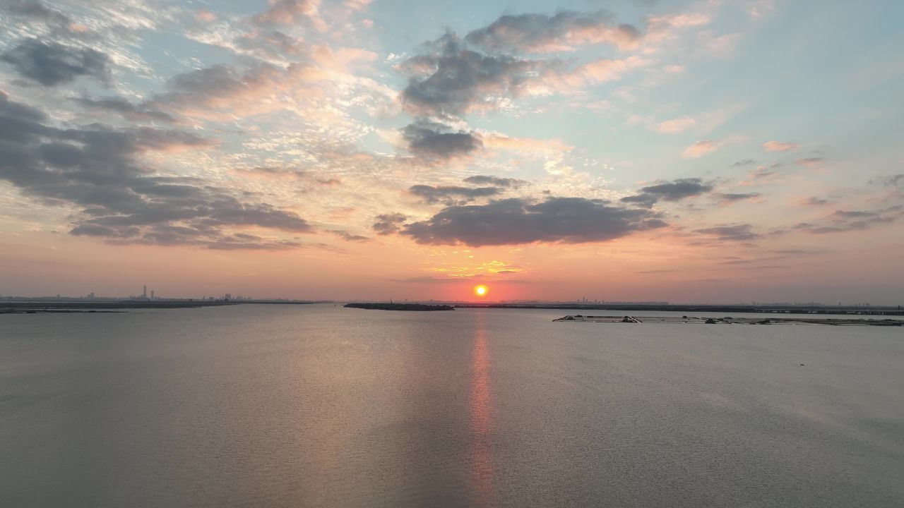 航拍苏州阳澄湖日落大景 8