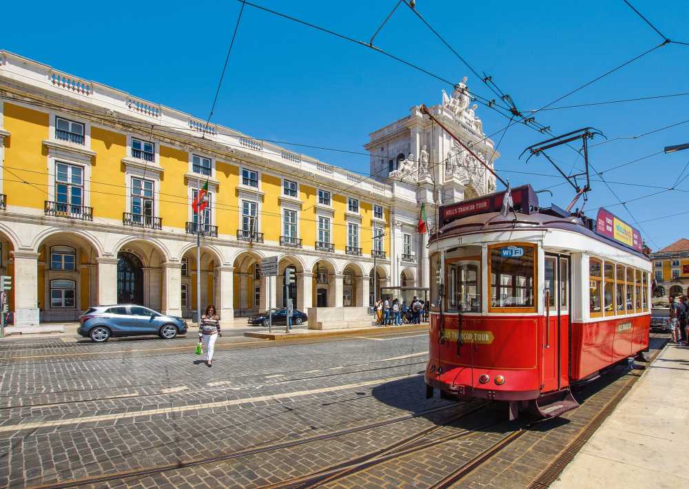 里斯本葡萄牙红色电车