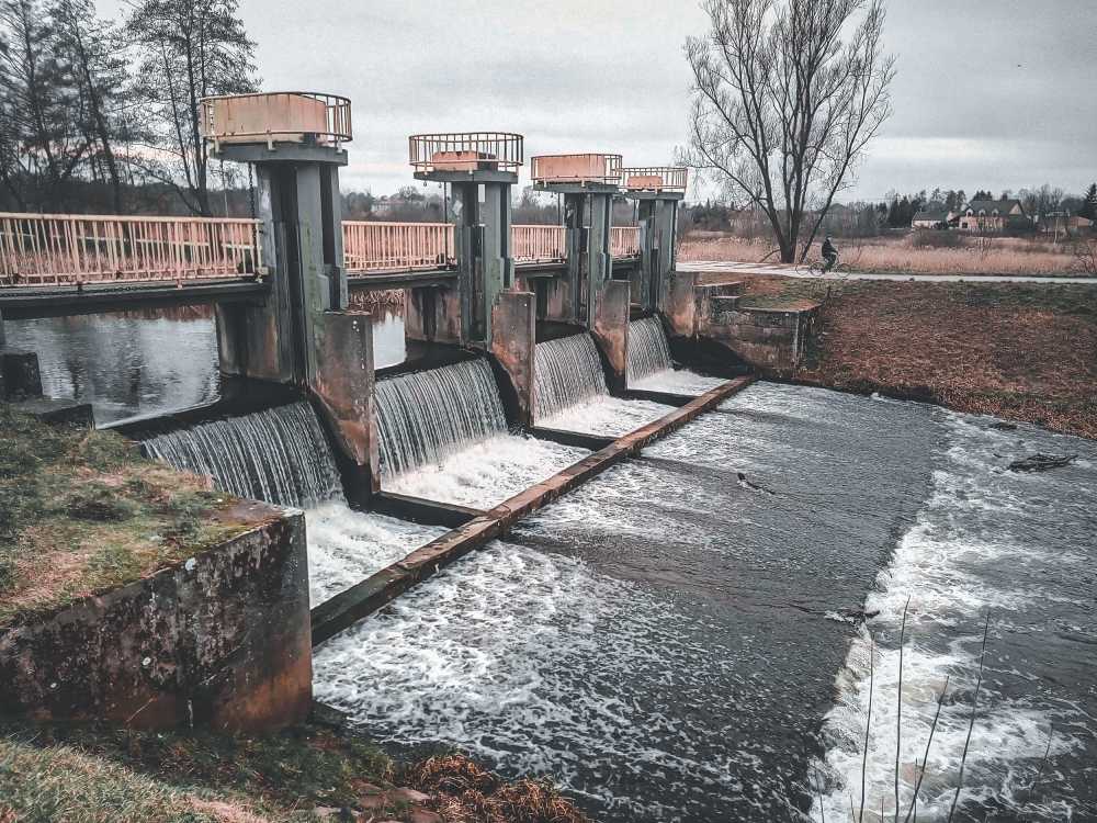 自然水景观天空