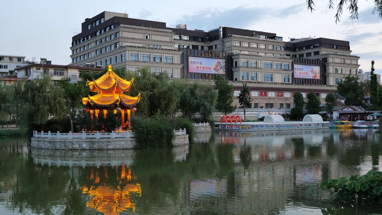 公园一角 6