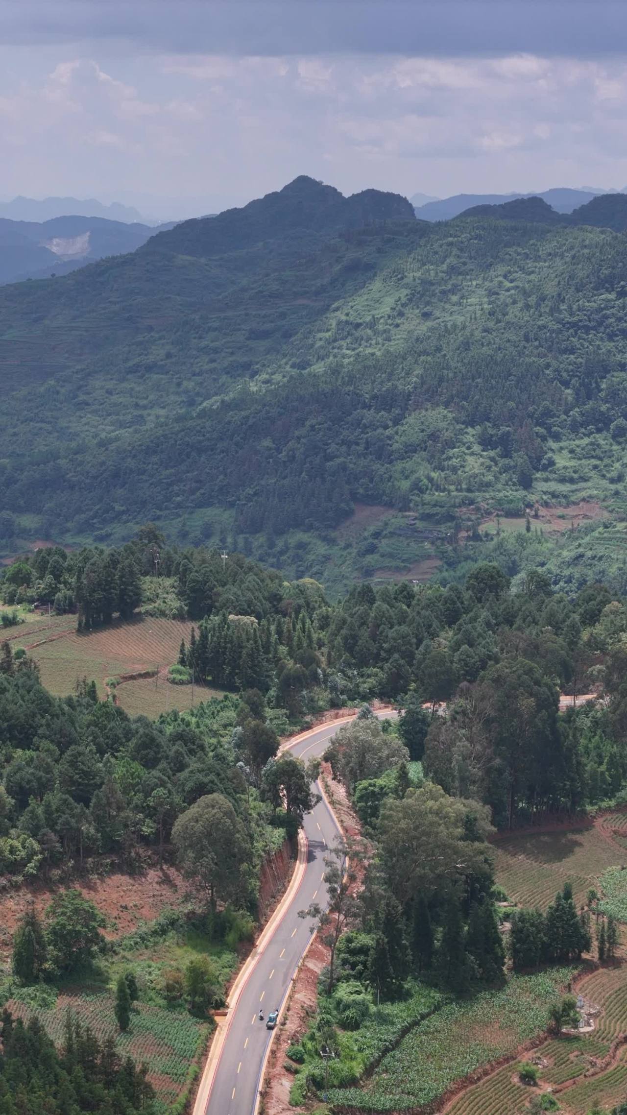 山间公路之旅