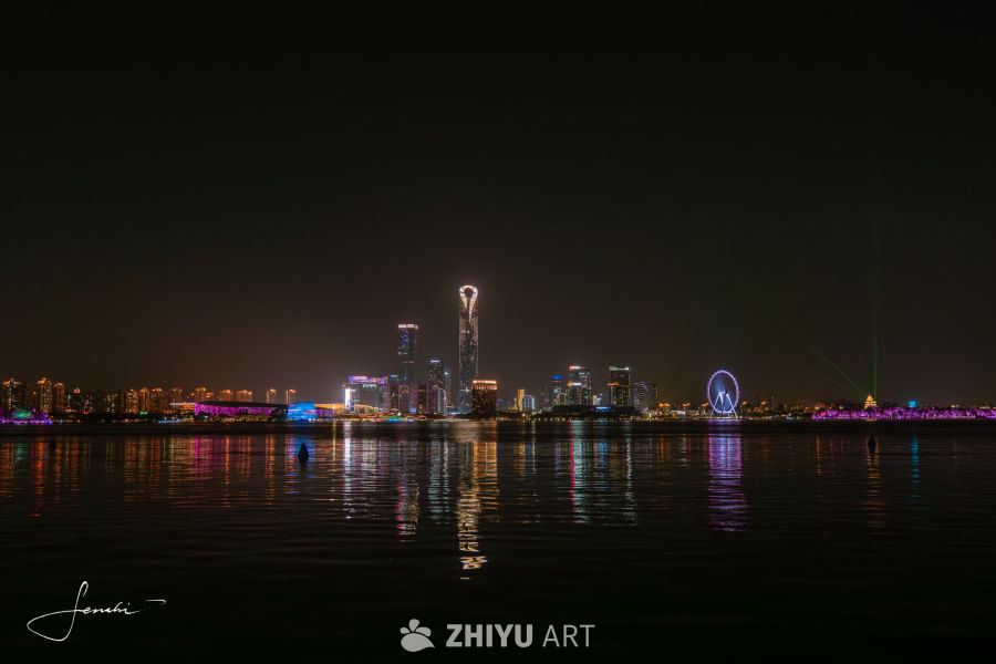 夜幕下的城市灯火