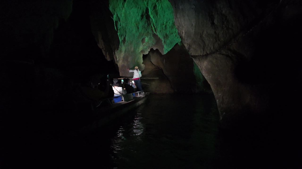 溶洞天窗 15