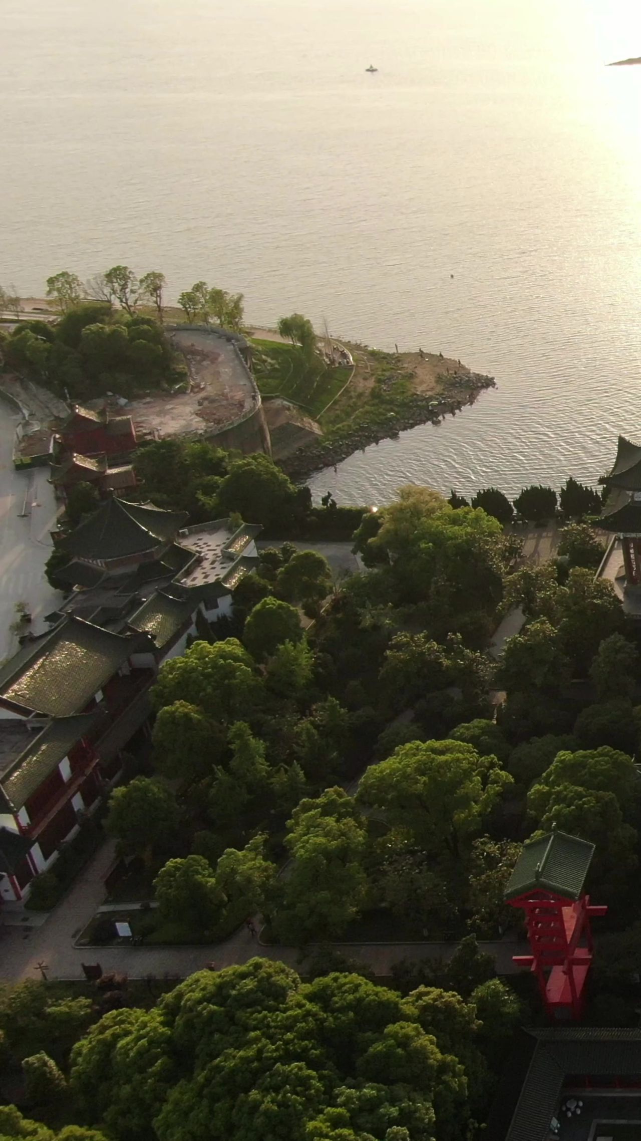  江西南昌城市日落晚霞夕阳竖屏航拍
